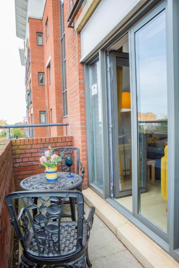Newly Furnished Near Train Station Apartment Wolverhampton