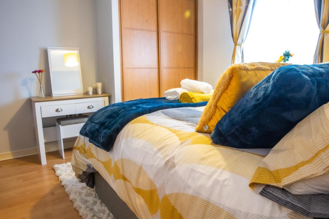 Newly Furnished Near Train Station